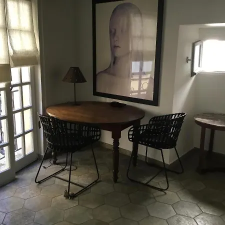 Uzes: History And Perfect Location! Apartamento *